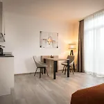 Atrium 4*
