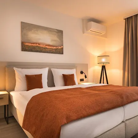 Atrium アパートホテル 4*