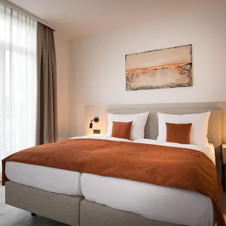 アパートホテル Atrium 4*