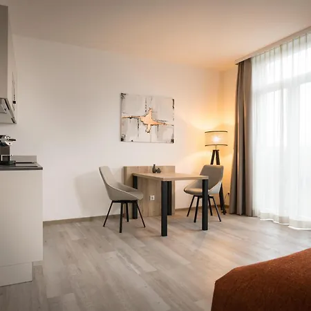 Atrium 4*